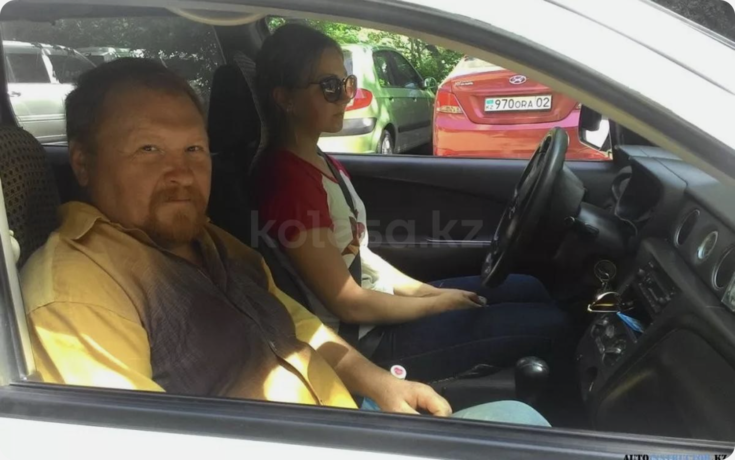 Довольный ученик за рулем Прадо